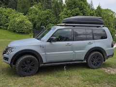 Bild des Angebotes Mitsubishi Pajero Pajero 3.2 DI-D Automatik Instyle
