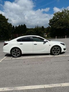 Bild des Angebotes Opel Insignia 2.0 BiTurbo CDTI Aut. Keyless/ Opc-Line/ Pano/ Uvm