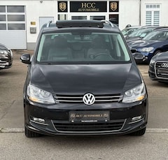 Bild des Angebotes VW Sharan Highline BMT-NAVI-LEDER-PANO-AHK-7.SITZE