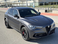 Bild des Angebotes Alfa Romeo Stelvio Quadrifoglio erst 17.000 KM *AKRAPOVIC - KERAMIK*