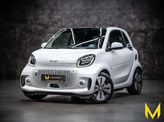smart forTwo EQ coupe prime EXCLUSIVE:THE WHITE BEAUTY