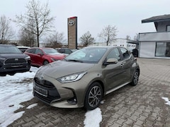 Bild des Angebotes Toyota Yaris Hybrid Team D *Nichtraucherfahrzeug!