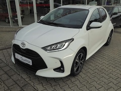 Bild des Angebotes Toyota Yaris 1.5H Teamplayer+Comfort+Safety-Paket