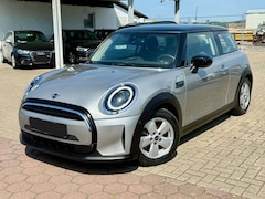 Bild des Angebotes MINI Cooper Cooper Essential Trim *EINPARKHILFE/WENIG KM*