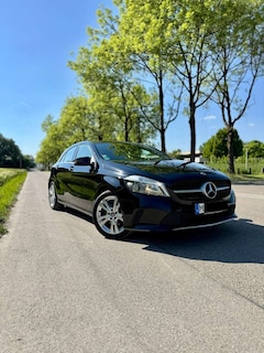 Bild des Angebotes Mercedes-Benz A 180 Lückenlos gewartet | Neue Bremsen | TÜV 01/2027