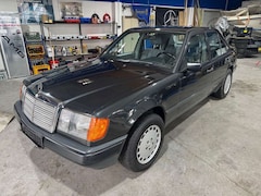 Bild des Angebotes Mercedes-Benz 300 E 4Matic Erstlack 126000km Originalzustand