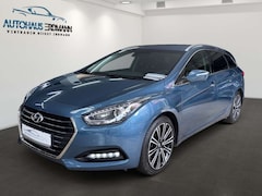Bild des Angebotes Hyundai i40 cw blue Premium 1,7 CRDi*Aut*Leder*Bi-Xenon