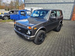 Bild des Angebotes Lada Niva 1.7i 4x4 BLACK EDITION+RADIO+AHK+ALLWETTER+