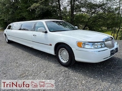 Bild des Angebotes Lincoln Town Car Towncar Stretchlimousine | L-Lounge | Bar |