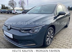 Bild des Angebotes VW Golf VIII Variant Move 1,5 eTSI DSG PDC SHZ NAVi