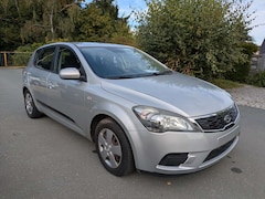 Bild des Angebotes Kia Ceed / cee'd Ceed 1.4 CVVT Attract