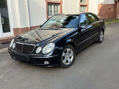 Bild des Angebotes Mercedes-Benz E 240 Avantgarde Lim. Aut. / Xenon / SHZ / PDC