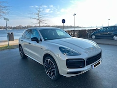 Bild des Angebotes Porsche Cayenne E-Hybrid mit Porsche-Garantie
