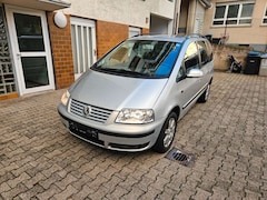 Bild des Angebotes VW Sharan 2.0 United / TÜV NEU / WENIG KM