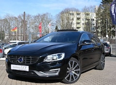 Bild des Angebotes Volvo V60 Kombi D4 Summum Leder Schiebedach Navi VOLL