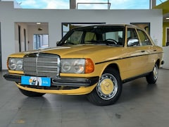 Bild des Angebotes Mercedes-Benz 230 W 123 230