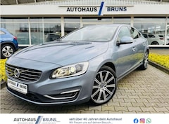 Bild des Angebotes Volvo S60 2,0 D5, SUMMUM, Autom., Bi-Xenon, AHK, PTS, Navi,