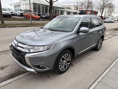 Bild des Angebotes Mitsubishi Outlander Top 4WD LED.Leder.Navi.AHK.SSD.7 Sitze