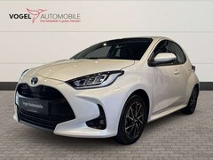 Bild des Angebotes Toyota Yaris 1.5 Hybrid Team Deutschland Kam.+LED+Navi