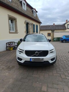 Bild des Angebotes Volvo XC40 D4 AWD Geartronic R-Design