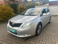 Bild des Angebotes Toyota Avensis Kombi Executive AUTOMATIK, *NAVI, XENON*