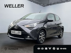 Bild des Angebotes Toyota Aygo x-play Team D *RCam*CarPlay*DAB*Klima*BT*PDC*