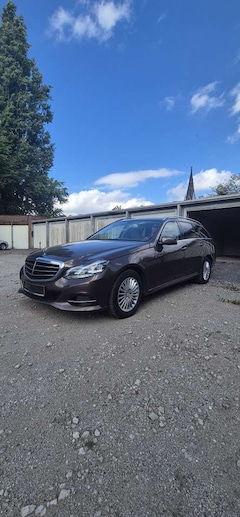 Bild des Angebotes Mercedes-Benz E 200 T BlueTEC 7G-TRONIC Elegance