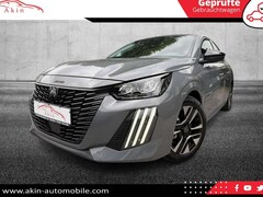 Bild des Angebotes Peugeot 208 ALLURE/METALLIC/PDC/CARPLAY/LED/LEDER/NAVI/
