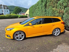 Bild des Angebotes Ford Focus Focus Turnier 2.0 EcoBoost ST mit Leder-Sport-Pake