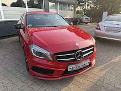 Bild des Angebotes Mercedes-Benz A 180 AMG Line Bi-Xenon Alcantara Navi Kamera BlueEfficiency 1.Hand S-Heft Top Gepflegt 18 Zoll