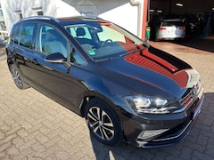 Bild des Angebotes VW Golf Sportsvan VII IQ.DRIVE/AUT/SHZ/NAVI/AHK