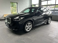 Bild des Angebotes BMW iX1 30 xDrive M Sport_Navi+_ParkingASS+_HuD_Keyless