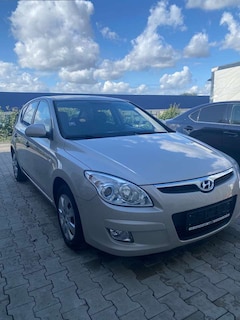 Bild des Angebotes Hyundai i30 i30cw 1.6 CRDi Automatik Classic