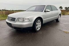 Audi A8 A8 4.2 quattro LANGversion orig. 240 Tkm Bi-XENON Solardach BOSE Navi+ Lederpaket2 FACELIFT Klima * Einmalige Optik * TOP