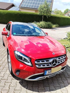 Bild des Angebotes Mercedes-Benz GLA 180 GLA 180 (156.942) Panorama Schiebedach 8fach berei