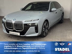 Bild des Angebotes BMW 740 d xDrive M Sport Navi.LED.ACC.360°.AHK.SoftCl