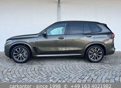 Bild des Angebotes BMW X5 50e xDr *M SPORTPAKET*PANO*H&K*LEDER MERINO*