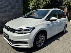 Bild des Angebotes VW Touran Business AHK STDHZ PANO DYNAUDIO EASYOPEN
