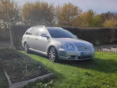 Bild des Angebotes Toyota Avensis Avensis Combi 2.0 VVT-i Combi Sol