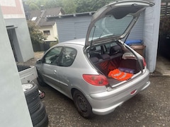 Bild des Angebotes Peugeot 206 110 Quiksilver
