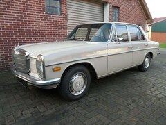 Bild des Angebotes Mercedes-Benz 220 Diesel /8 -W115 - traumhafter Zustand