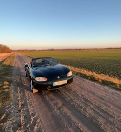 Bild des Angebotes Mazda MX-5 1.6i 16V