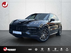 Bild des Angebotes Porsche Cayenne E-Hybrid Black Edition AHK Sitzbel. PANO
