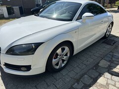Bild des Angebotes Audi TT Coupe 2.0 TFSI S line Sportpaket (Innenraum)