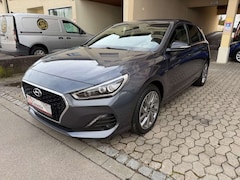 Bild des Angebotes Hyundai i30 Passion + *Autom.*Navi*LED*