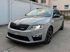 Bild des Angebotes Skoda Octavia Octavia Combi 2.0 TSI (Green tec) RS