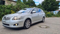 Bild des Angebotes Toyota Avensis COMBI 1.8 +1.HAND KLIMA +AHK+SHZ +TÜVNEU