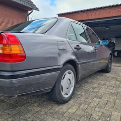 Bild des Angebotes Mercedes-Benz 180