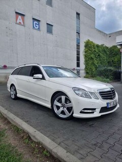 Bild des Angebotes Mercedes-Benz E 300 E 300 CDI BlueEfficiency (212.221)