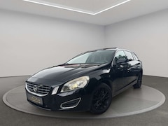 Bild des Angebotes Volvo V60 Kombi Summum*Automatik*R-Kamera*